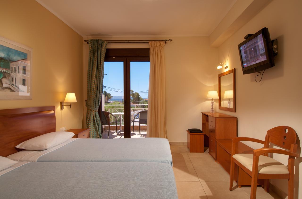 Kyniska Hotel Plítra Habitación foto
